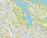 En blå linje markerar en promenad runt Brunnsviken, med Hagaparken och Universitetet synliga.